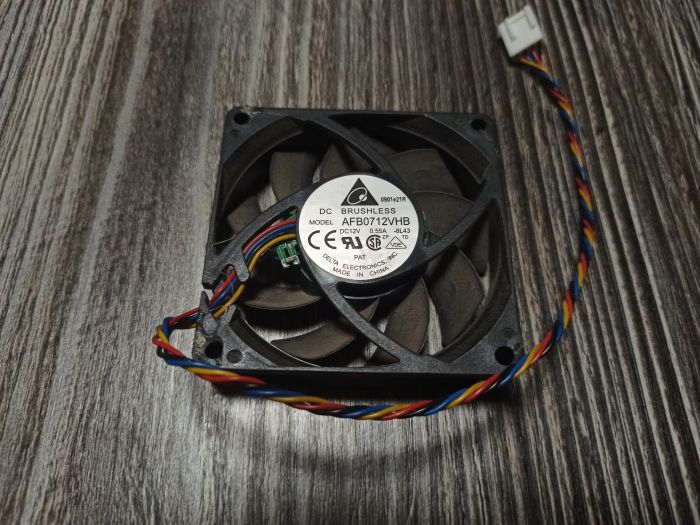 Вентилятор Delta AFB0712VHB 7015 70мм х 70 мм х 15 мм DC 12 В 0.55A